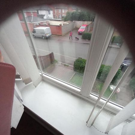 Private Rooms, 2 Showers In 3 Storey Hse, 25 Minutes Walk From Leicester City Centre Bagian luar foto