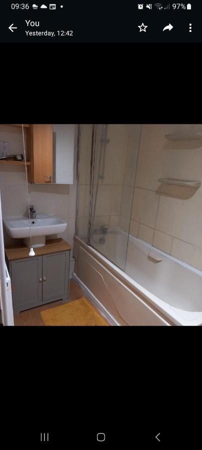 Private Rooms, 2 Showers In 3 Storey Hse, 25 Minutes Walk From Leicester City Centre Bagian luar foto